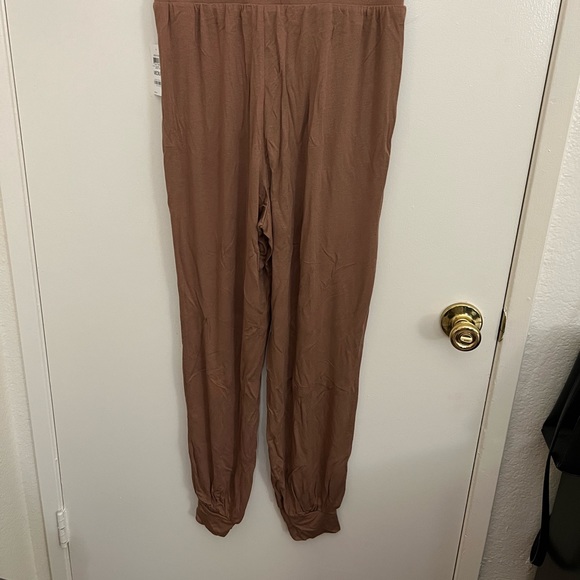 Bar III Track pants NWT - Picture 3 of 3